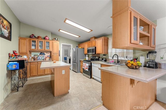138 Sir Damas Drive, Riverside, CA 92507