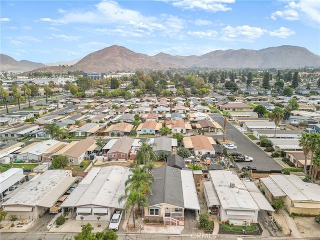 138 Sir Damas Drive, Riverside, CA 92507
