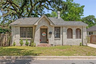 2716 Edgewood Street, Mobile, AL 36607