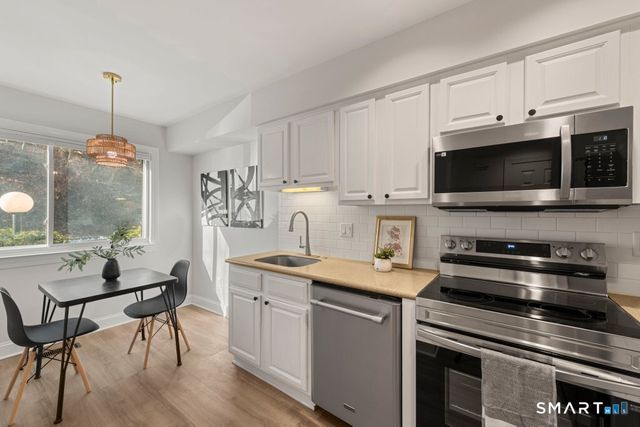 3 Idlewood 3, Bethel, CT 06801