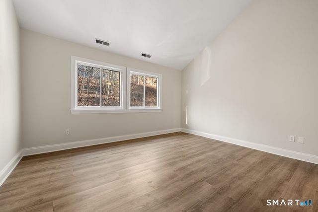 3 Idlewood 3, Bethel, CT 06801