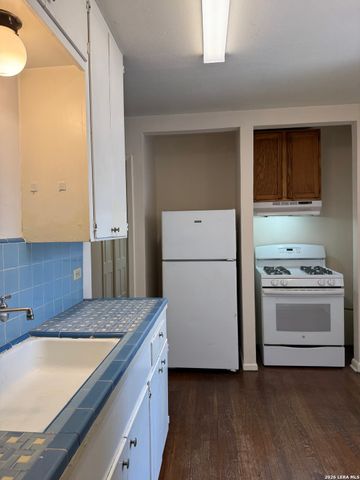 230 E Mulberry Ave Apt 2, San Antonio, TX 78212