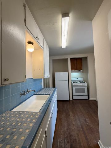 230 E Mulberry Ave Apt 2, San Antonio, TX 78212