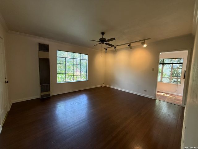 230 E Mulberry Ave Apt 2, San Antonio, TX 78212