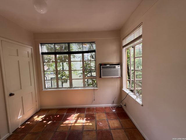 230 E Mulberry Ave Apt 2, San Antonio, TX 78212