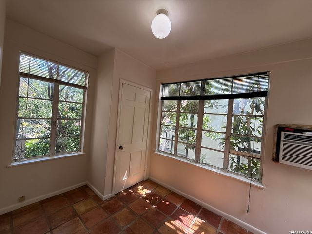 230 E Mulberry Ave Apt 2, San Antonio, TX 78212