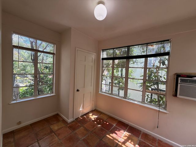 230 E Mulberry Ave Apt 2, San Antonio, TX 78212