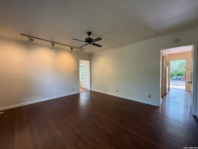 230 E Mulberry Ave Apt 2, San Antonio, TX 78212