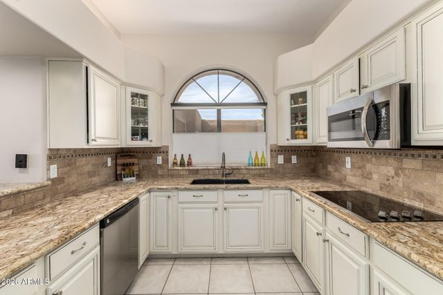 13013 N PANORAMA Drive 214, Fountain Hills, AZ 85268