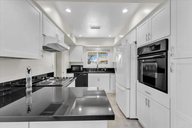 3685 Vista Campana N 56, Oceanside, CA 92057