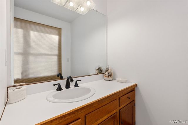 3029 Oxford Dr, Sutherland, VA 23885