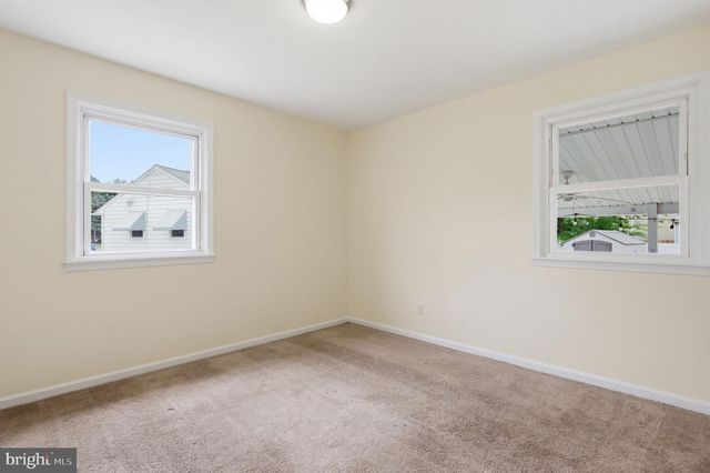 302 VETERANS DR, Palmyra, NJ 08065