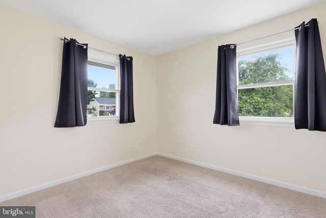 302 VETERANS DR, Palmyra, NJ 08065