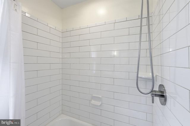 302 VETERANS DR, Palmyra, NJ 08065