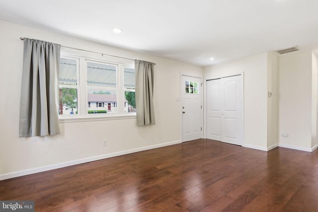 302 VETERANS DR, Palmyra, NJ 08065