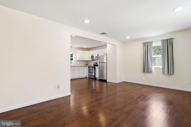 302 VETERANS DR, Palmyra, NJ 08065