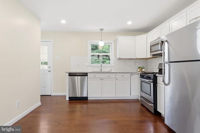 302 VETERANS DR, Palmyra, NJ 08065