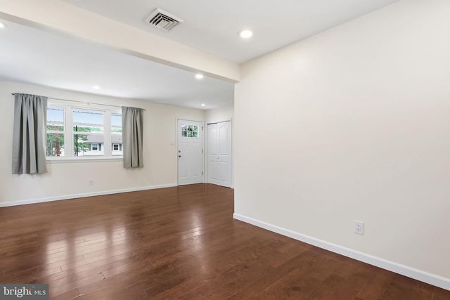 302 VETERANS DR, Palmyra, NJ 08065