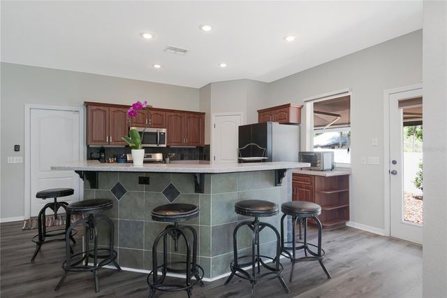 219 WILLOW BEND PARKWAY, Lutz, FL 33549