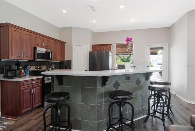 219 WILLOW BEND PARKWAY, Lutz, FL 33549