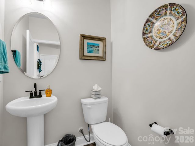 383 Fox Cove Road, Hendersonville, NC 28792