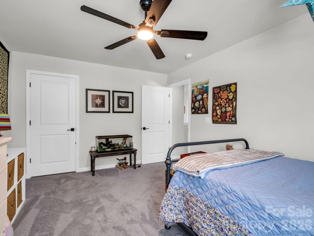 383 Fox Cove Road, Hendersonville, NC 28792