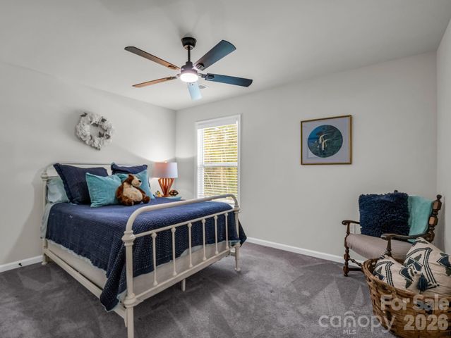 383 Fox Cove Road, Hendersonville, NC 28792