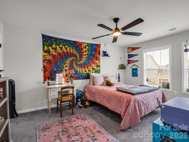 383 Fox Cove Road, Hendersonville, NC 28792