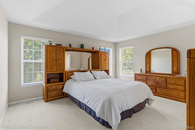 4344 Oak Tree Court, Fenton Charter Township, MI 48430