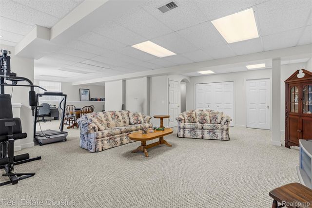 4344 Oak Tree Court, Fenton Charter Township, MI 48430