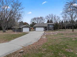 5008 Henry Court SE, Rochester, MN 55904