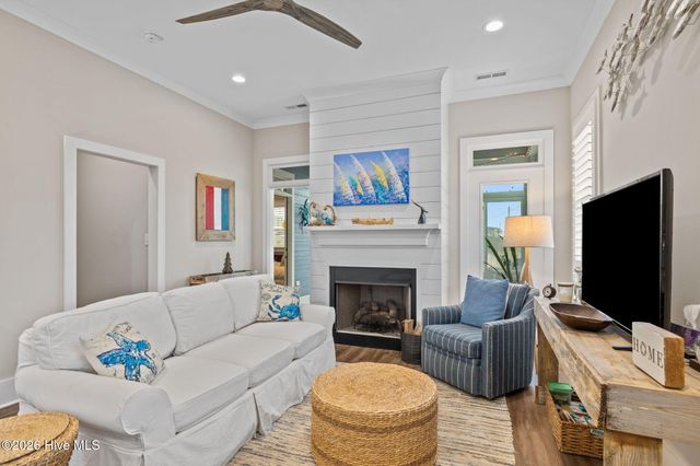 100 Sea Grove Lane, Beaufort, NC 28516