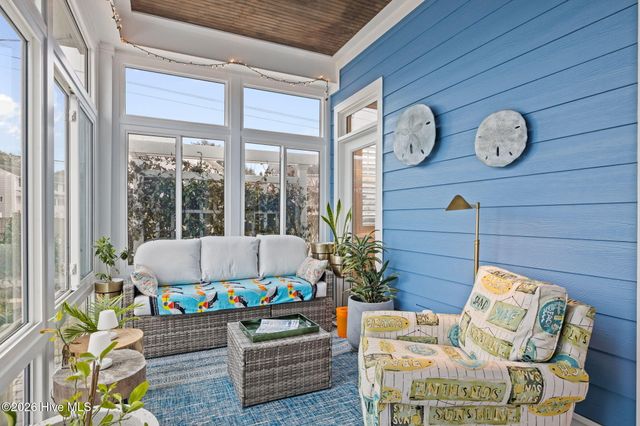 100 Sea Grove Lane, Beaufort, NC 28516