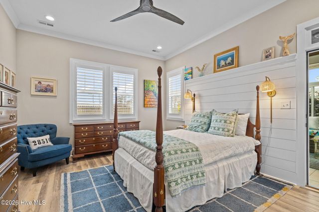 100 Sea Grove Lane, Beaufort, NC 28516