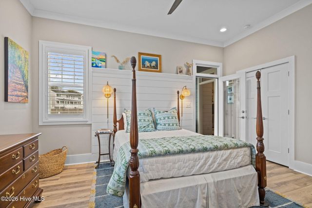 100 Sea Grove Lane, Beaufort, NC 28516