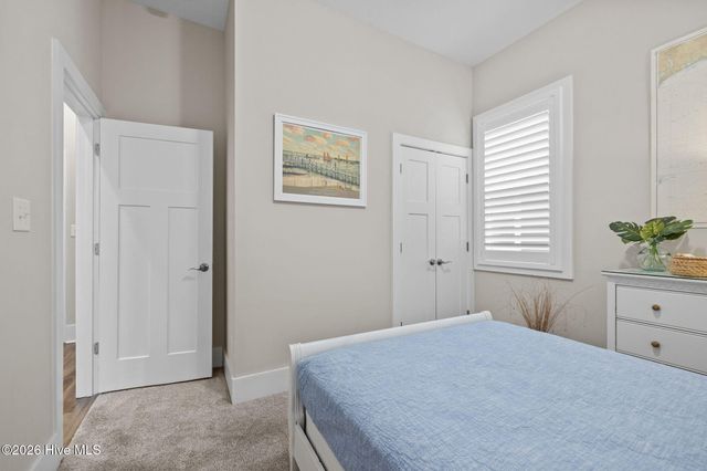 100 Sea Grove Lane, Beaufort, NC 28516