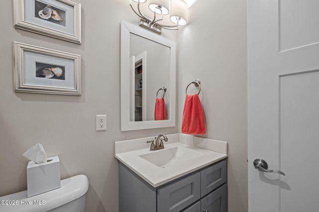 100 Sea Grove Lane, Beaufort, NC 28516