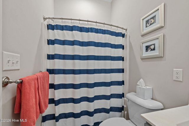 100 Sea Grove Lane, Beaufort, NC 28516