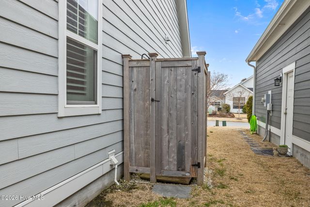 100 Sea Grove Lane, Beaufort, NC 28516