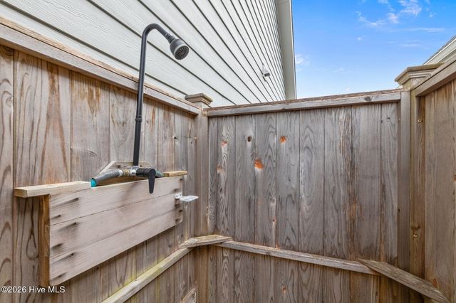 100 Sea Grove Lane, Beaufort, NC 28516