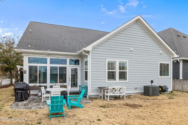 100 Sea Grove Lane, Beaufort, NC 28516