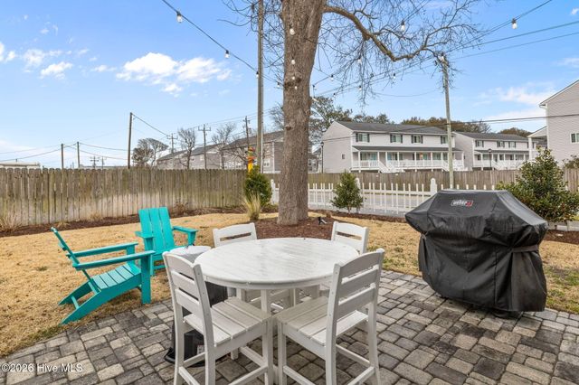 100 Sea Grove Lane, Beaufort, NC 28516