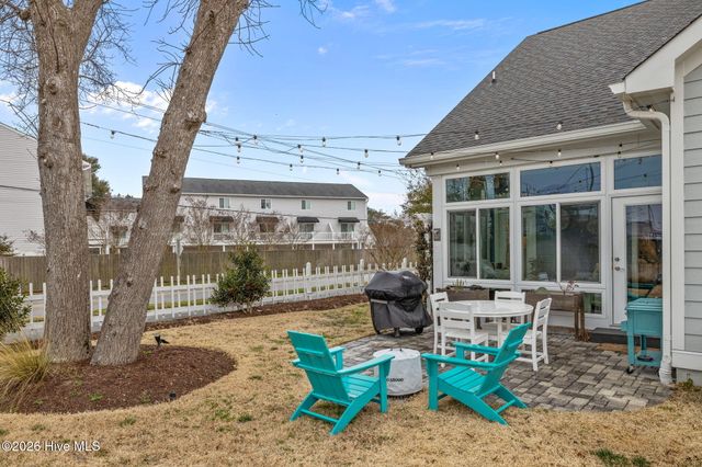 100 Sea Grove Lane, Beaufort, NC 28516