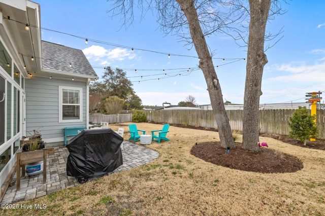 100 Sea Grove Lane, Beaufort, NC 28516