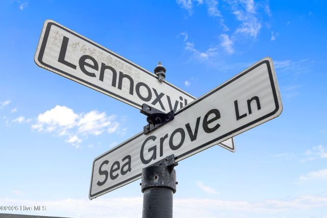 100 Sea Grove Lane, Beaufort, NC 28516