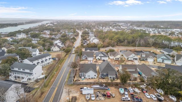 100 Sea Grove Lane, Beaufort, NC 28516