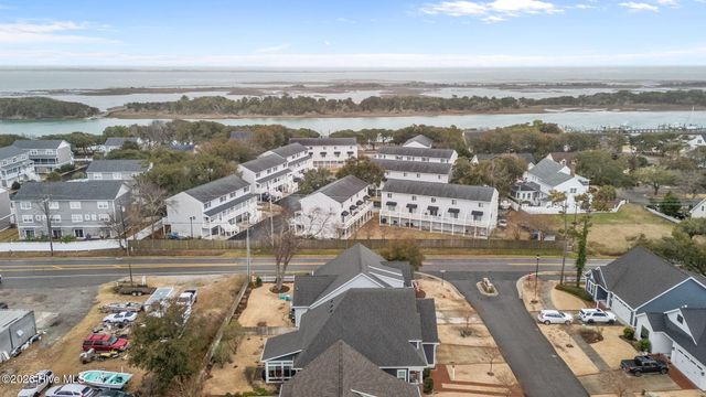 100 Sea Grove Lane, Beaufort, NC 28516