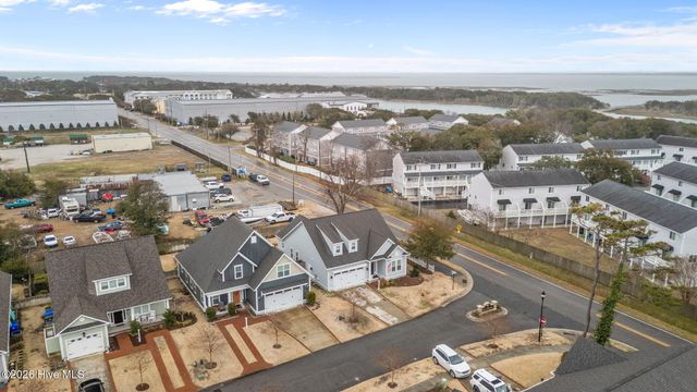 100 Sea Grove Lane, Beaufort, NC 28516