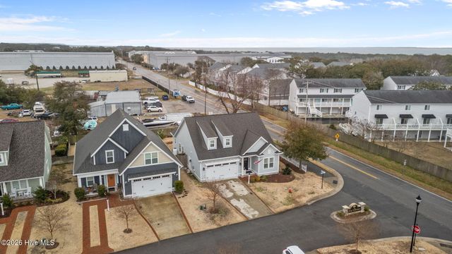 100 Sea Grove Lane, Beaufort, NC 28516