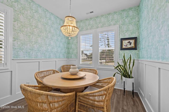 100 Sea Grove Lane, Beaufort, NC 28516